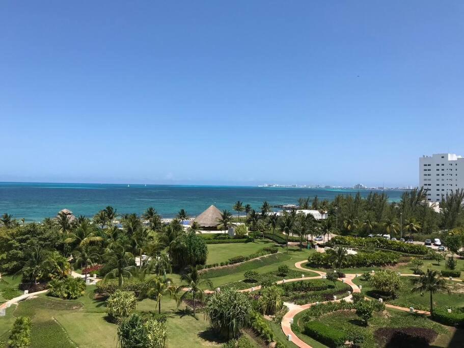 Punta Me Luxury Apartments Ocean View & Beach Front In Amara Cancún Eksteriør bilde