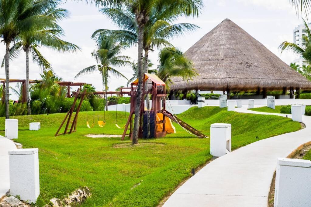 Punta Me Luxury Apartments Ocean View & Beach Front In Amara Cancún Eksteriør bilde